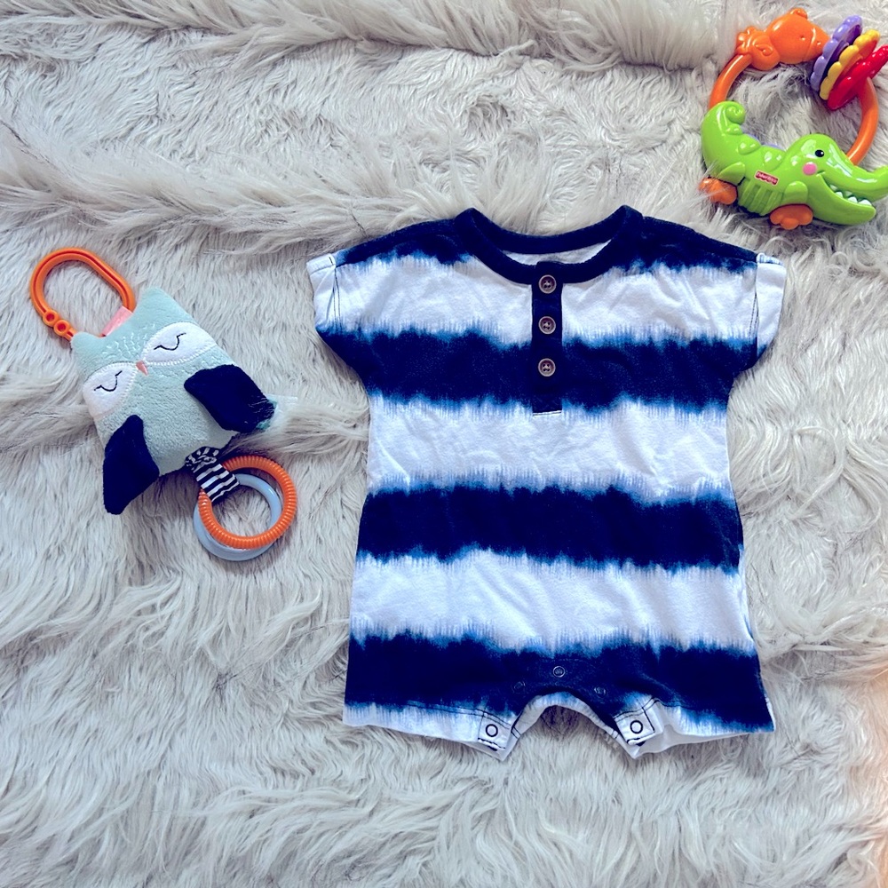 Old Navy Tie Dyed Boy Onesie (0-3 M)